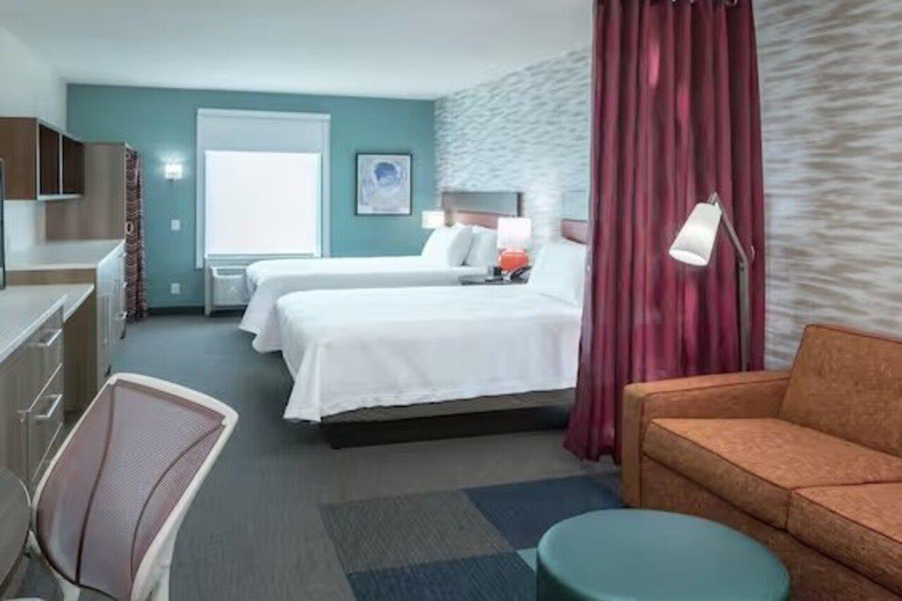 Home2 By Hilton Airport 3*