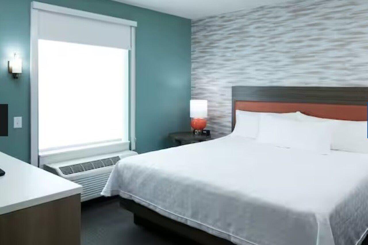 Home2 By Hilton Airport 3*