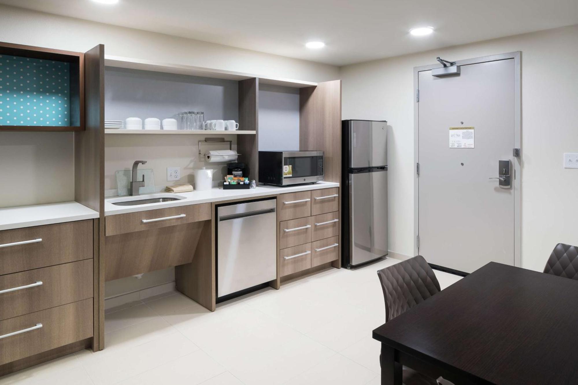 Hotel Home2 By Hilton Airport 3*