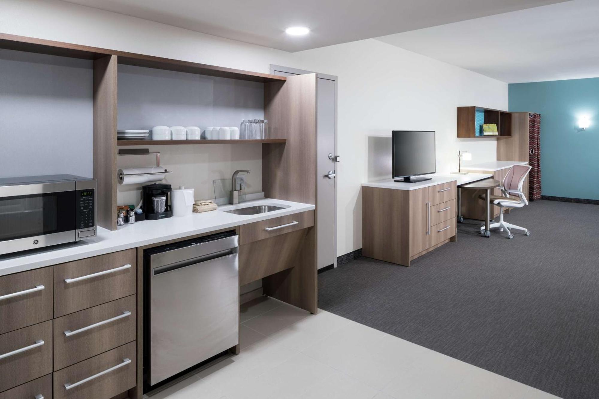 Hotel Home2 By Hilton Airport